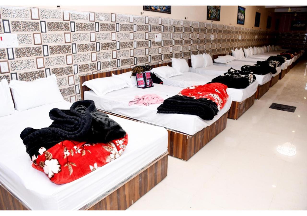 Tirupati Balaji Inn Bageshwar Dham Basāri Esterno foto