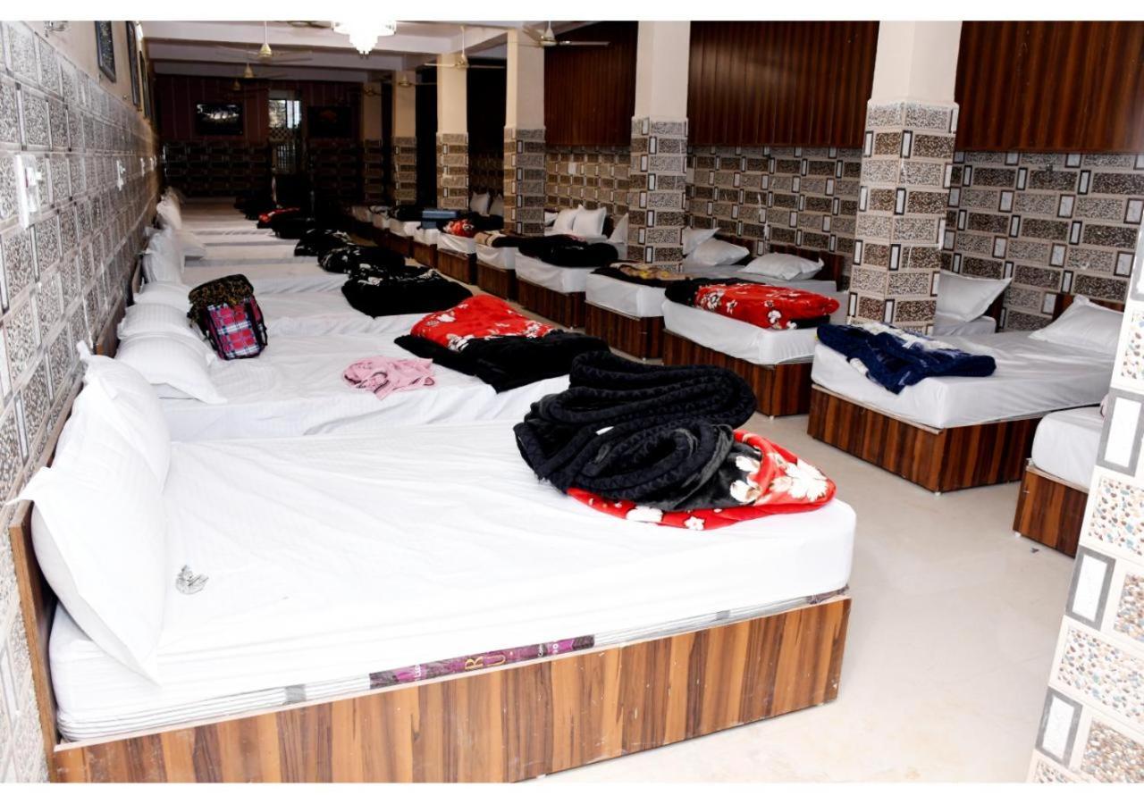 Tirupati Balaji Inn Bageshwar Dham Basāri Esterno foto